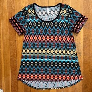 LuLaRoe Aztec Print Short Sleeved Long Tee T-shirt Tunic Top Size Small